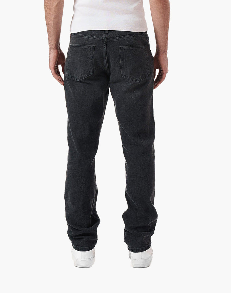 STRAIGHT FIT DENIM (BLACK) STATEMENT