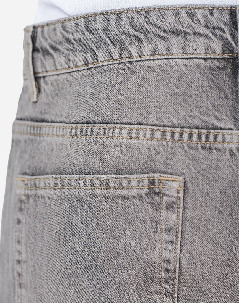 DENIM JEANS (GREY) Denim STATEMENT