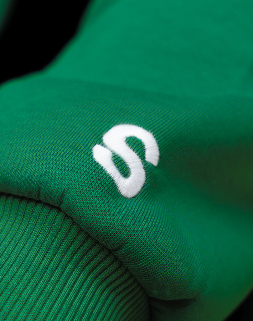 BASIC SWEATER (GREEN) STATEMENT