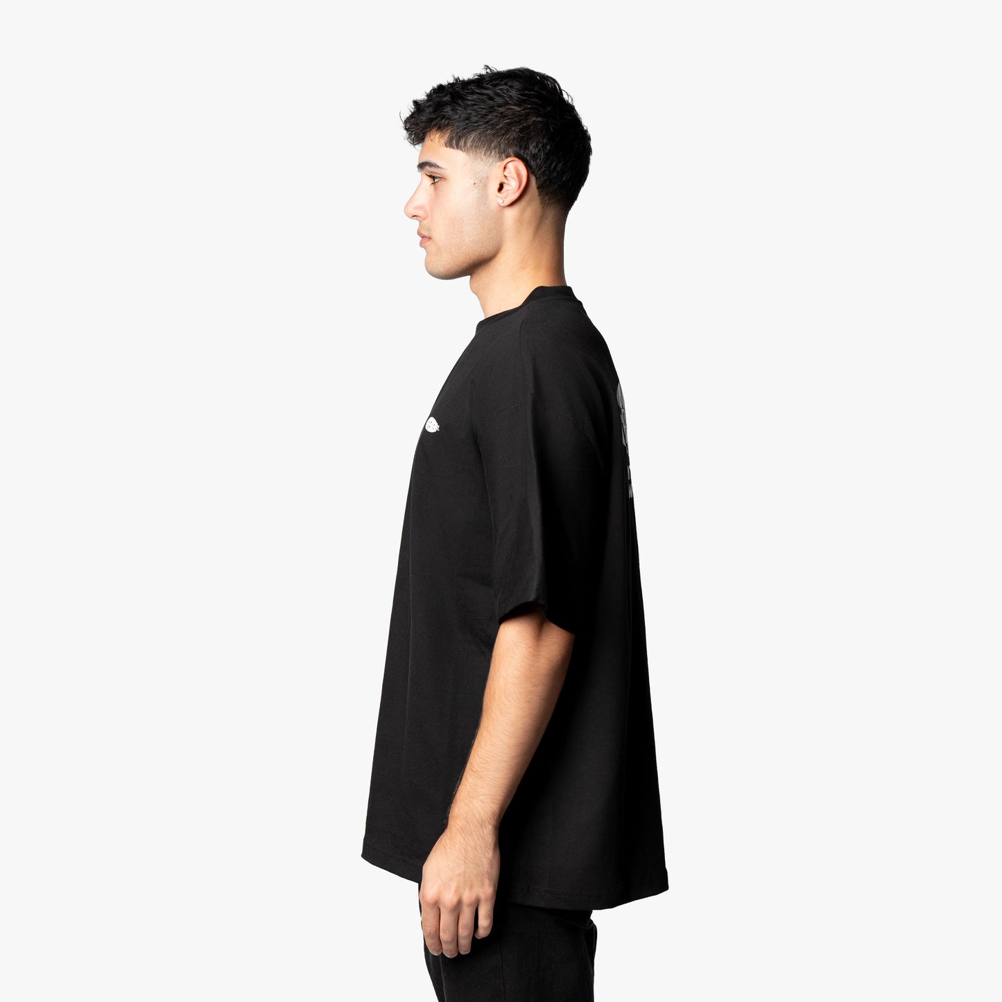 UNIVERSAL TEE BLACK