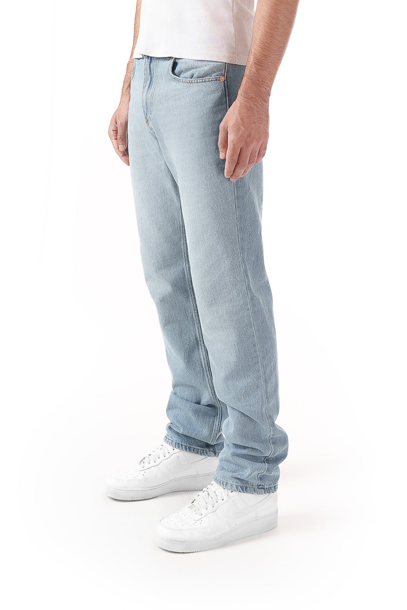 STRAIGHT FIT DENIM (LIGHT BLUE)